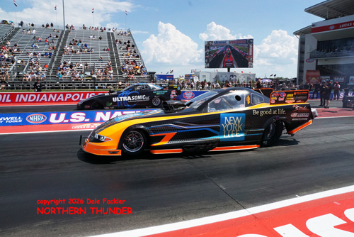 Mick Steele (near lane) vs Phil Esz (far lane)